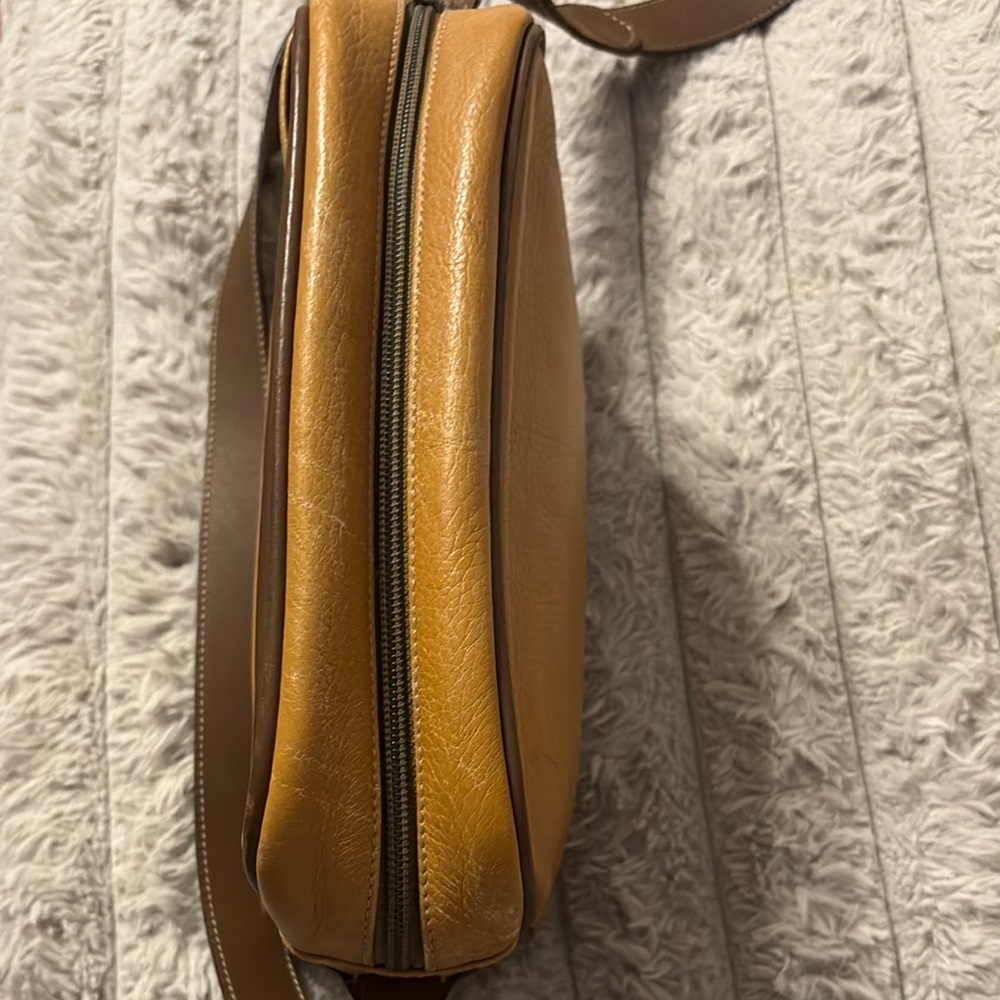 Loewe Tan Leather Shoulder Bag - Picture 4 of 17